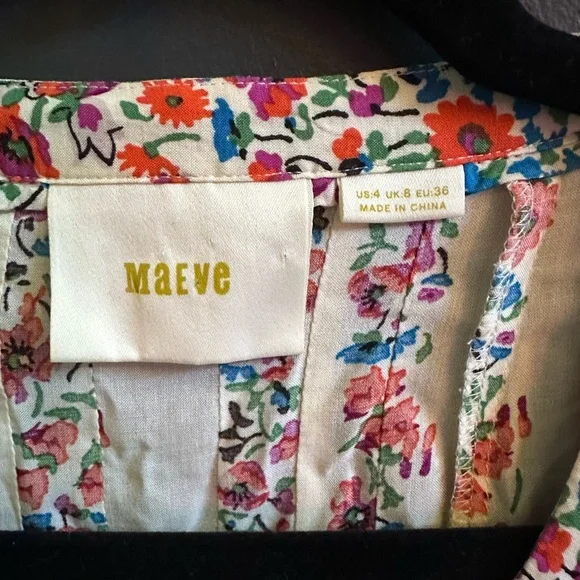 Anthropologie | Maeve Floral Peasant Top | Bell Sleeves | Button | Lace | Size 4 - Picture 5 of 7